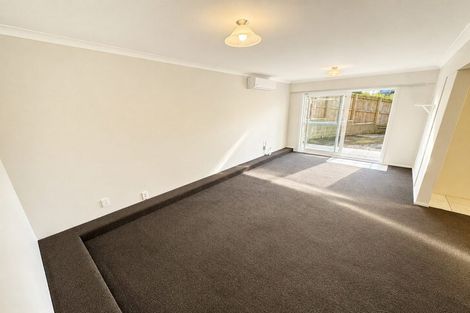 Photo of property in 40 Ruskin Road, Newlands, Wellington, 6037
