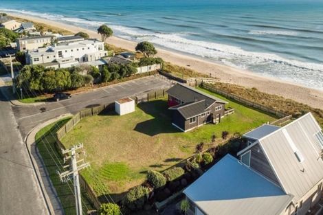 Photo of property in 107 Karewa Parade, Papamoa Beach, Papamoa, 3118