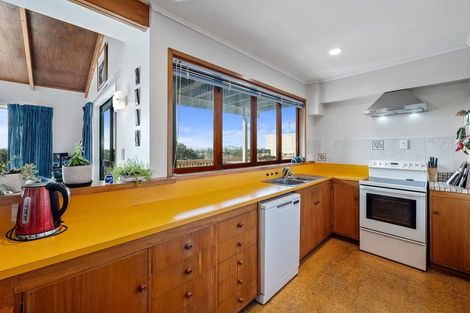 Photo of property in 315 Glenfield Road, Glenfield, Auckland, 0629