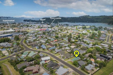 Photo of property in 40 Cholmondeley Crescent, Whitianga, 3510