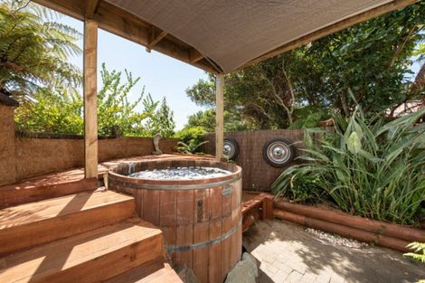 Photo of property in 6a Cumberland Crescent, Welcome Bay, Tauranga, 3112