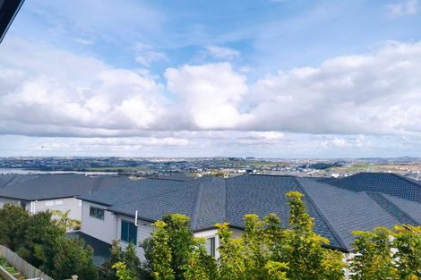 Photo of property in 45 Ascension Crescent, Orewa, 0931