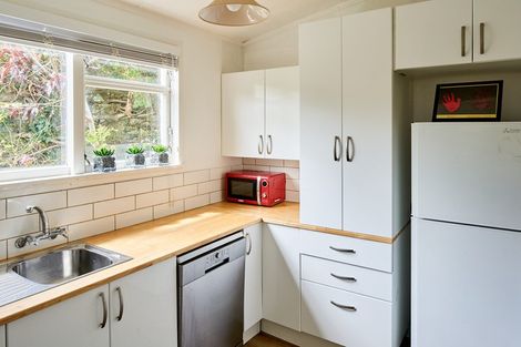 Photo of property in 2/345 Muritai Road, Eastbourne, Lower Hutt, 5013