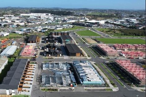 Photo of property in 62 Papatupu Way, Kumeu, 0810