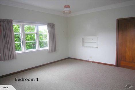 Photo of property in 11 Lucknow Terrace, Khandallah, Wellington, 6035