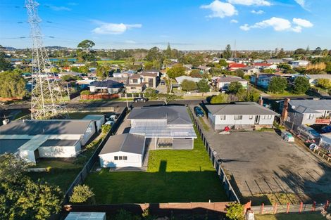 Photo of property in 24 Cobham Crescent, Kelston, Auckland, 0602