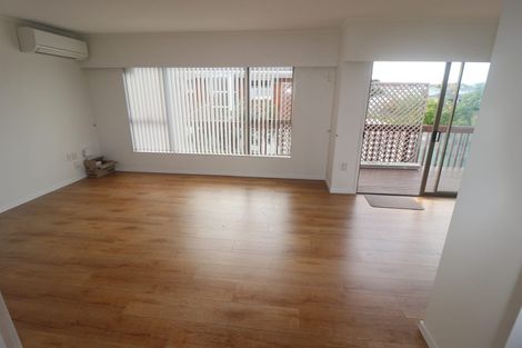 Photo of property in 2/177 Forrest Hill Road, Forrest Hill, Auckland, 0620