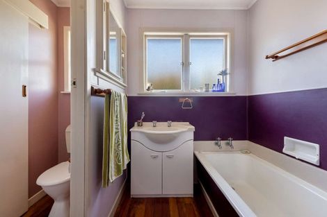 Photo of property in 4 Sardinha Place, Marfell, New Plymouth, 4310