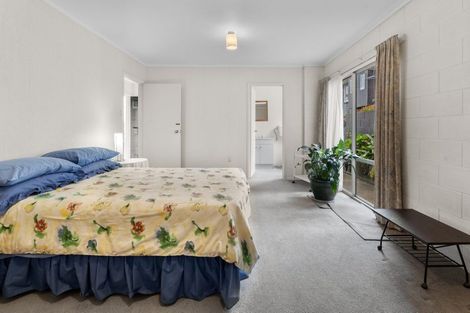 Photo of property in 1/573 Beach Road, Murrays Bay, Auckland, 0630