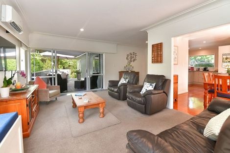 Photo of property in 26 Pohutukawa Avenue, Red Beach, 0932