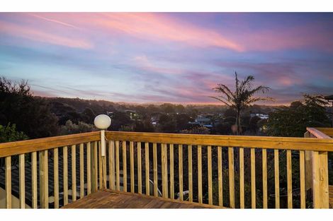 Photo of property in 45 Chamari Close, Titirangi, Auckland, 0604