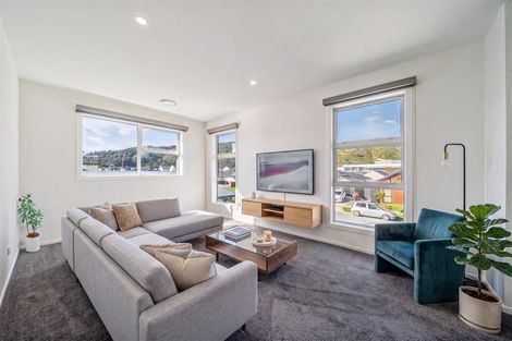 Photo of property in 32 Castletown Street, Wallaceville, Upper Hutt, 5018