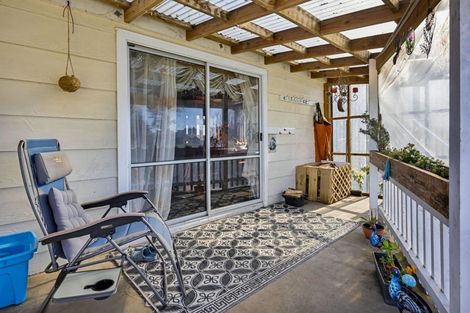 Photo of property in 24 Castle Street, Eltham, 4322