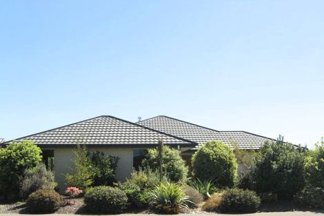 Photo of property in 6 Coolspring Way, Redwood, Christchurch, 8051
