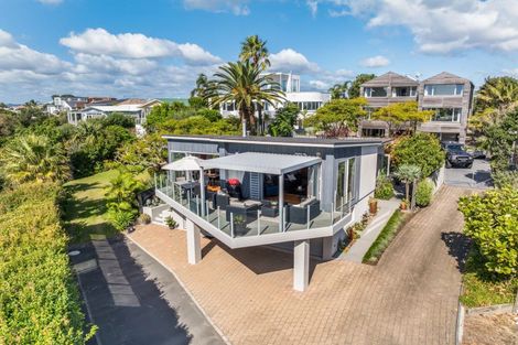 Photo of property in 30 Ngarata Avenue, Mount Maunganui, 3116