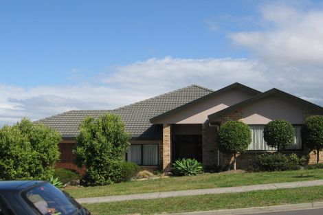 Photo of property in 26 Rising Parade, Fairview Heights, Auckland, 0632