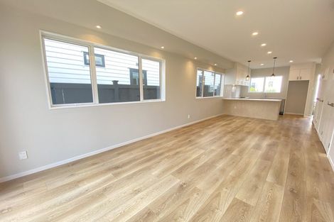 Photo of property in 35 Kaimai Avenue, Massey, Auckland, 0614