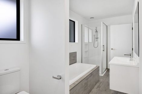 Photo of property in 120 Seaview Road, Westown, New Plymouth, 4310