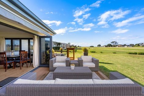 Photo of property in 16 Braddock Grove, Pauanui, Hikuai, 3579