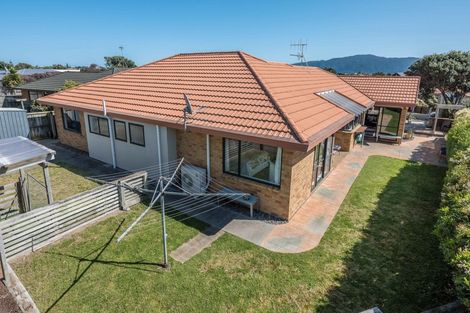 Photo of property in 18 Kotuku Drive, Paraparaumu Beach, Paraparaumu, 5032