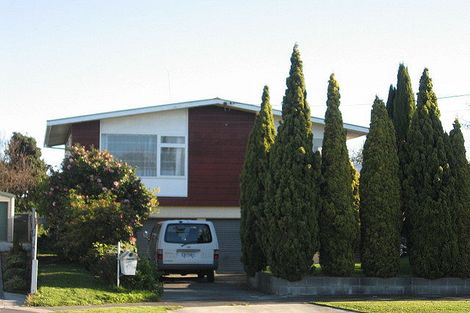 Photo of property in 11 Lowestoft Place, West End, Palmerston North, 4412
