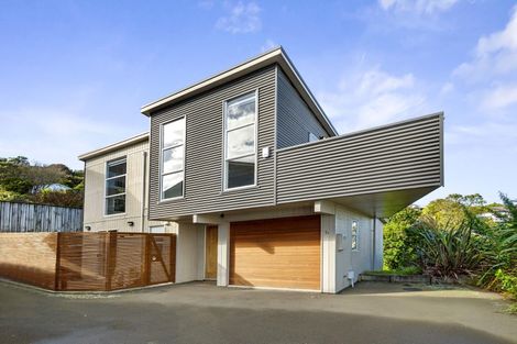 Photo of property in 7a Shortland Street, Khandallah, Wellington, 6035