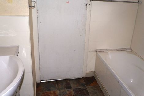 Photo of property in 25 Collins Road, Melville, Hamilton, 3206