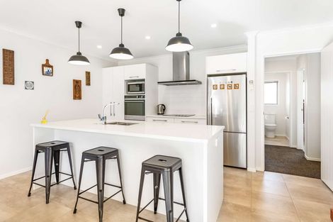 Photo of property in 17 Alf Simpson Drive, Whitianga, 3510