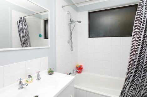 Photo of property in 42 Lindsay Crescent, Nawton, Hamilton, 3200