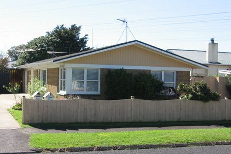 Photo of property in 58a Edgewater Drive, Pakuranga, Auckland, 2010