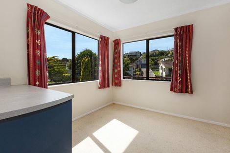 Photo of property in 58 Albatross Close, Whitby, Porirua, 5024