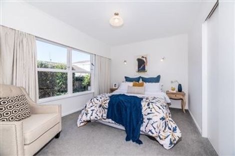 Photo of property in 2/7 Napoleon Avenue, Milford, Auckland, 0620