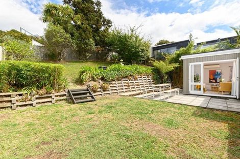 Photo of property in 6 Anchor Place, Beach Haven, Auckland, 0626
