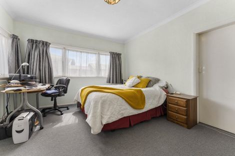 Photo of property in 13 Mckenzie Street, Levin, 5510