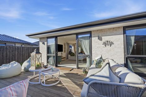 Photo of property in 16 Cam Mill Place, Rangiora, 7400