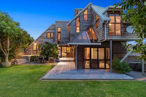 Photo of property in 8 View Road, Campbells Bay, Auckland, 0630