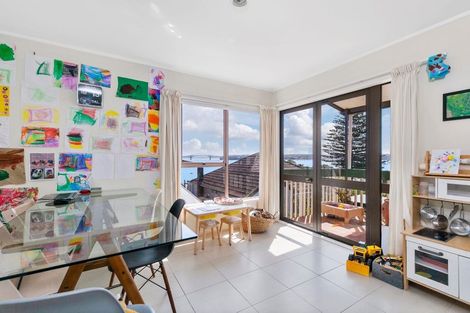 Photo of property in 106a Stanley Point Road, Stanley Point, Auckland, 0624