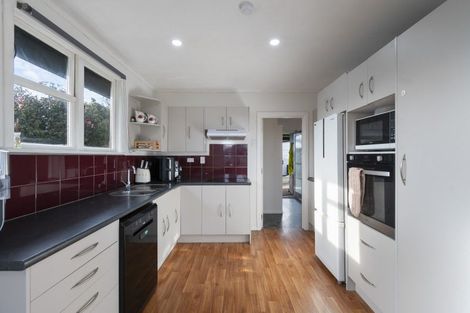 Photo of property in 35 Flower Street, Bulls, 4818
