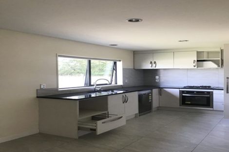 Photo of property in 29b Edgewater Drive, Pakuranga, Auckland, 2010