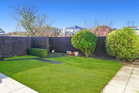 Photo of property in 2/4 Lansbury Avenue, Strowan, Christchurch, 8052