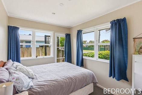 Photo of property in 17 Walton Road, Paraparaumu Beach, Paraparaumu, 5032