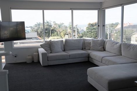 Photo of property in 1/2 Ocean View Road, Milford, Auckland, 0620