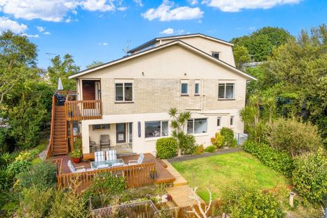 Photo of property in 19 Robin Lane, Browns Bay, Auckland, 0630