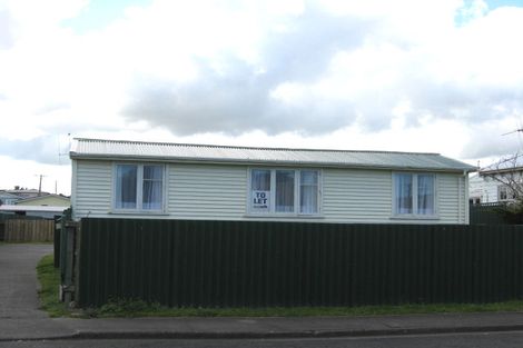 Photo of property in 9b Arawa Place, Castlecliff, Whanganui, 4501