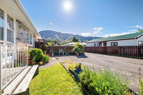 Photo of property in Claredon Court, 46d York Street, Picton, 7220