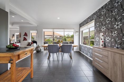 Photo of property in 31 Caroline Crescent, Highbury, Palmerston North, 4412