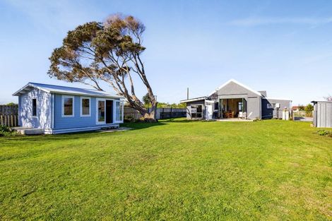 Photo of property in 14 Barclay Road, Okaiawa, Hawera, 4671
