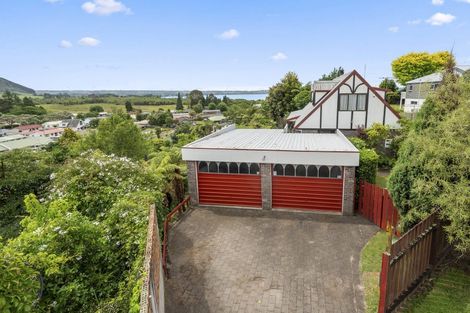 Photo of property in 7 Rika Place, Kawaha Point, Rotorua, 3010