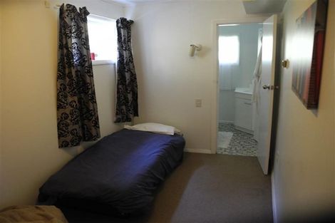 Photo of property in 33 Acheron Road, Paremata, Porirua, 5026