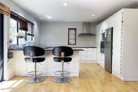 Photo of property in 51 Reeves Road, Pakuranga, Auckland, 2010